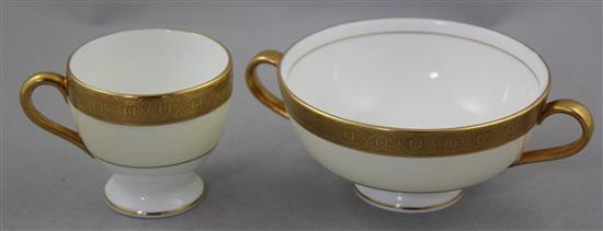 A Minton Buckingham pattern ninety two piece tea, coffee and dinner service, late 20th century, vegetable tureen 30cm